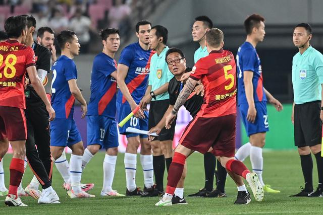 是官号没错😂FIBA官方制作视频 ：《帮詹姆斯做决定4》